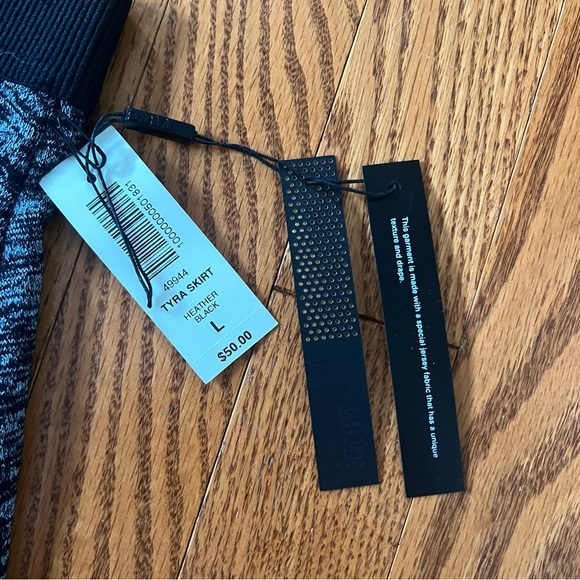 Wilfred Free Tyra Skirt Heather Black. - Picture 5 of 7